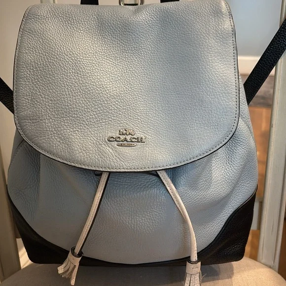 💙🖤Coach Backpack w/adjustable straps - Picture 2 of 11